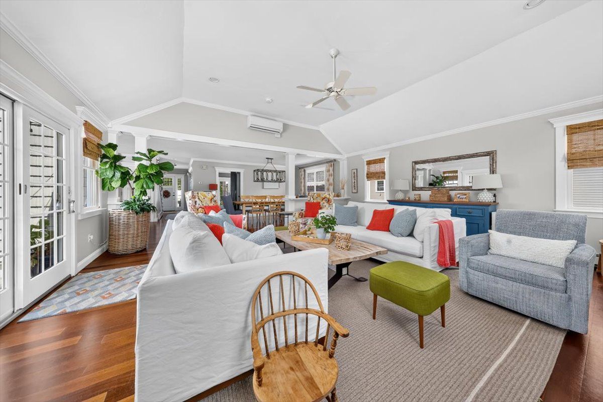 1st Floor Living Room